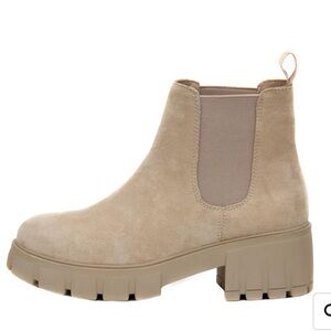 Steve Madden 9 Howler Suede Chelsea Lug Booties